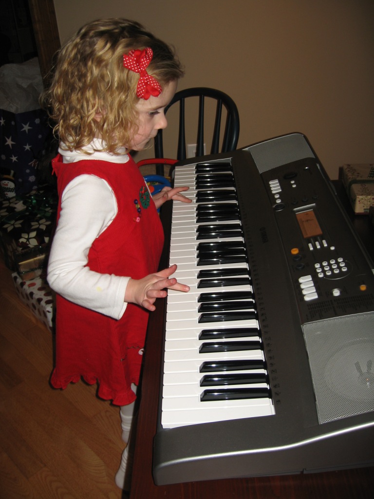 122408_LeahXmasKeyboardBlog.jpg