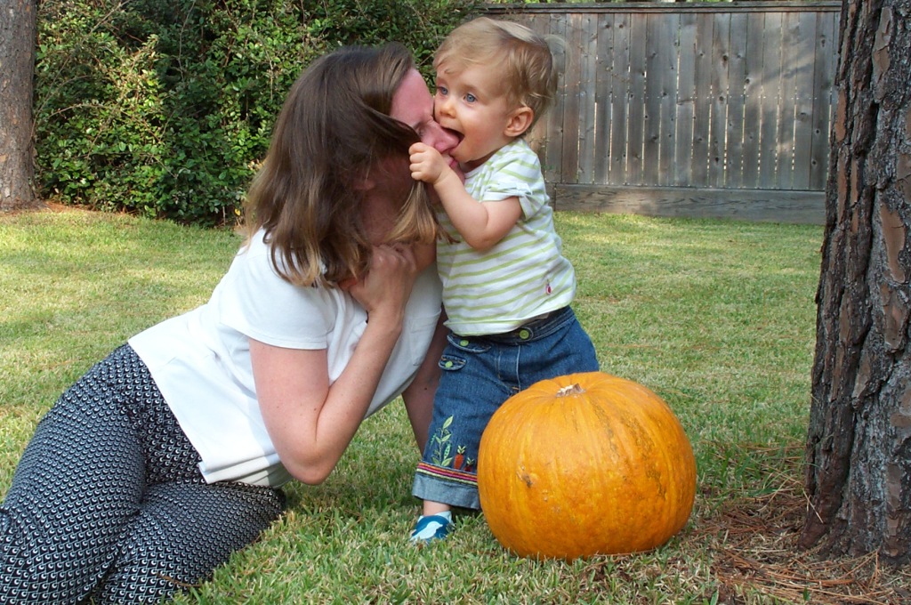 103005_MommyBitePumpkinBlog.jpg