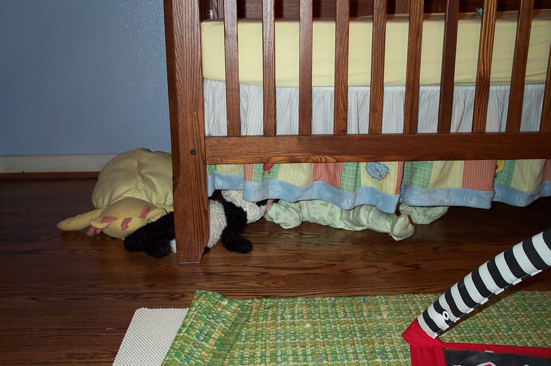 052805_UnderBed.jpg