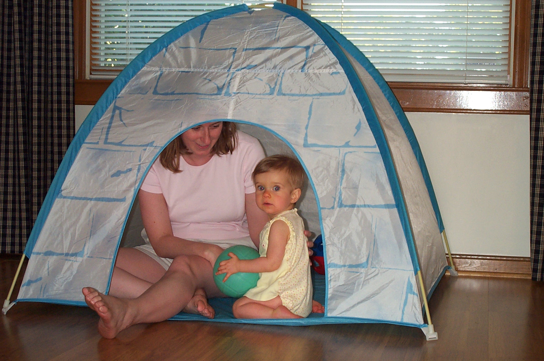 090105_MommyIgloo.jpg