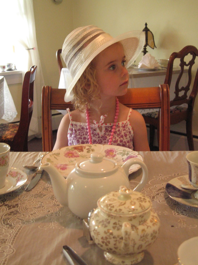 082708_TeaLeahBlog.jpg