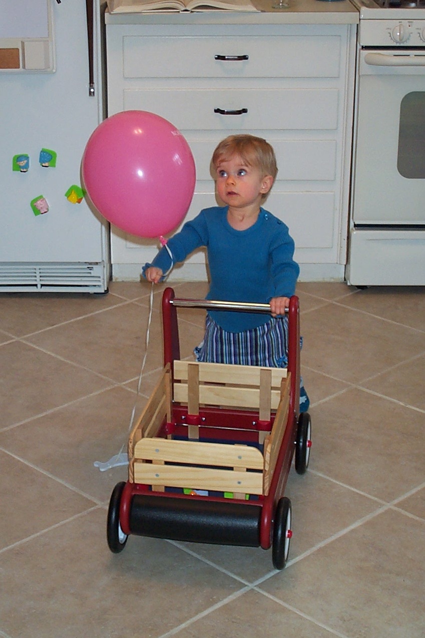 102705_WagonBalloon.jpg