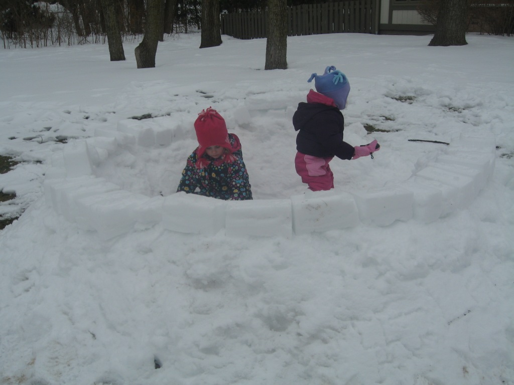 022110_GirlsSnowCastle3WorkingBlog.jpg