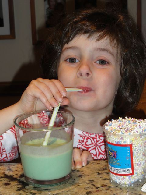 031712_GreenSmoothies.jpg