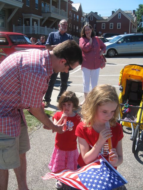 070411_4thWMMandPopsicles.jpg