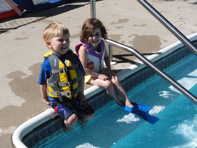 082711_LittleCousinsPool.jpg