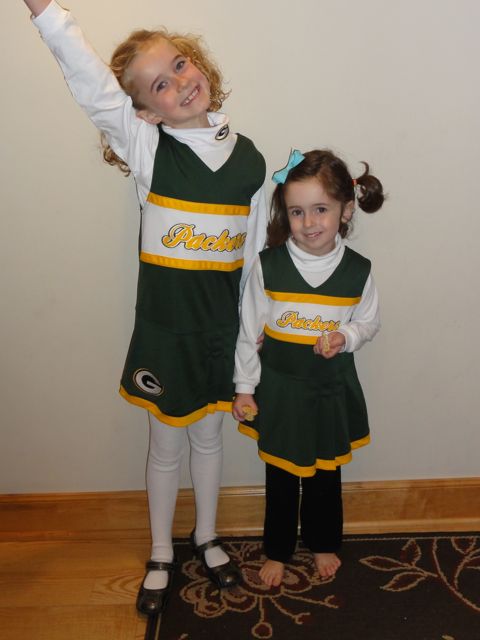 093011_PackerGirls.jpg