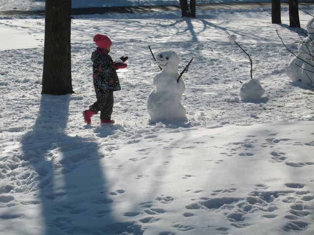 122910_LSnowGirl.jpg